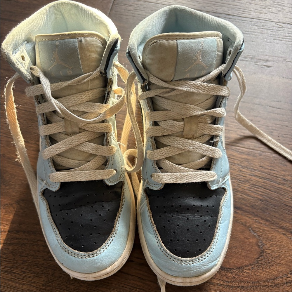 Youth Nike Jordan 1 Sneakers